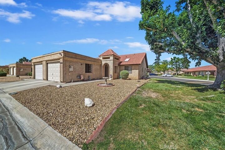 Property Photo:  11640 Pepper  CA 92308 