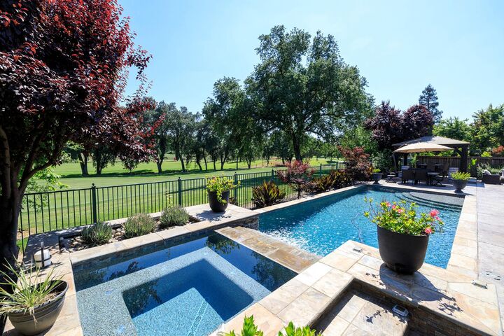 Property Photo: 1682 Fairway Oaks Court CA 95366