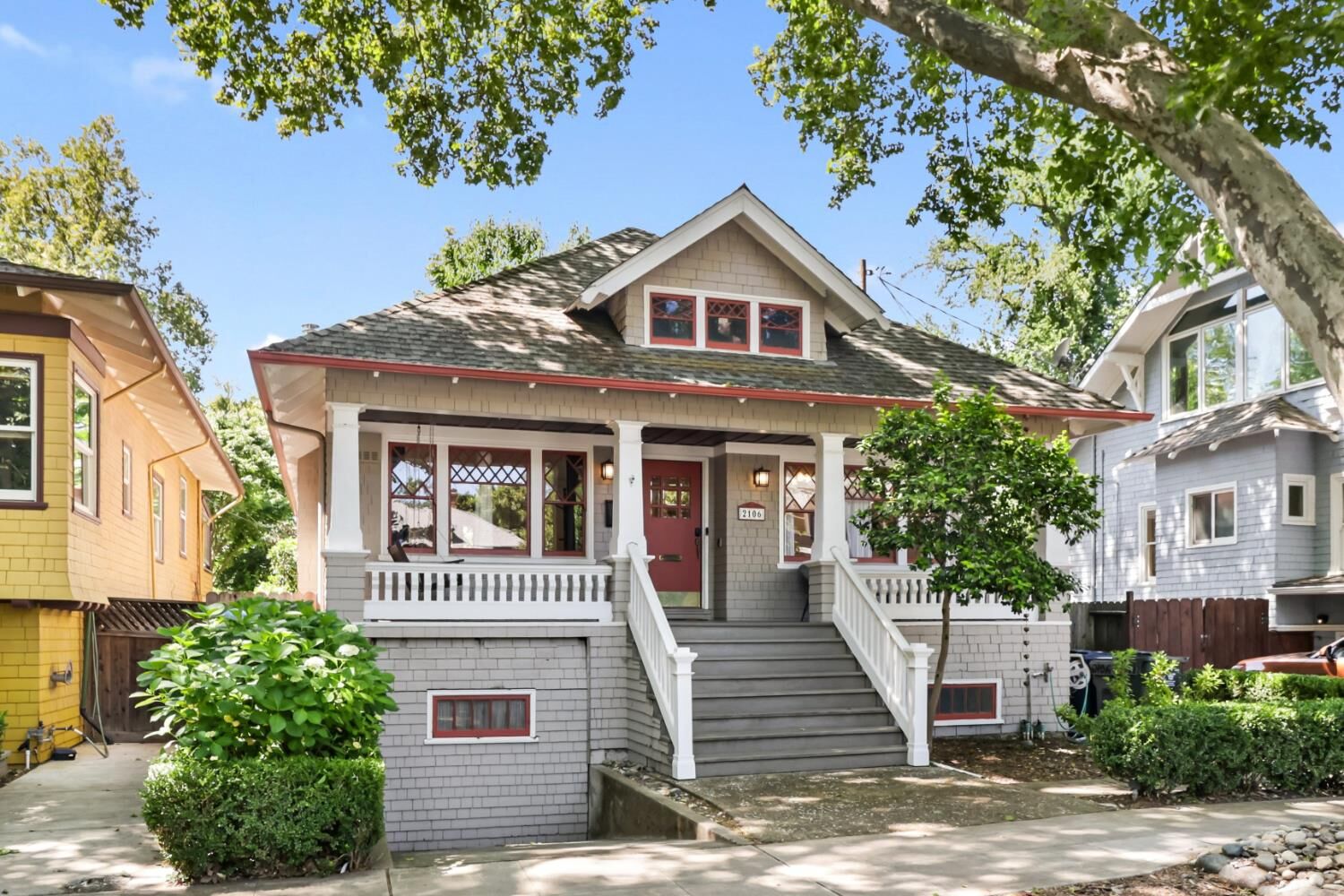 Property Photo:  2106 E Street  CA 95816 