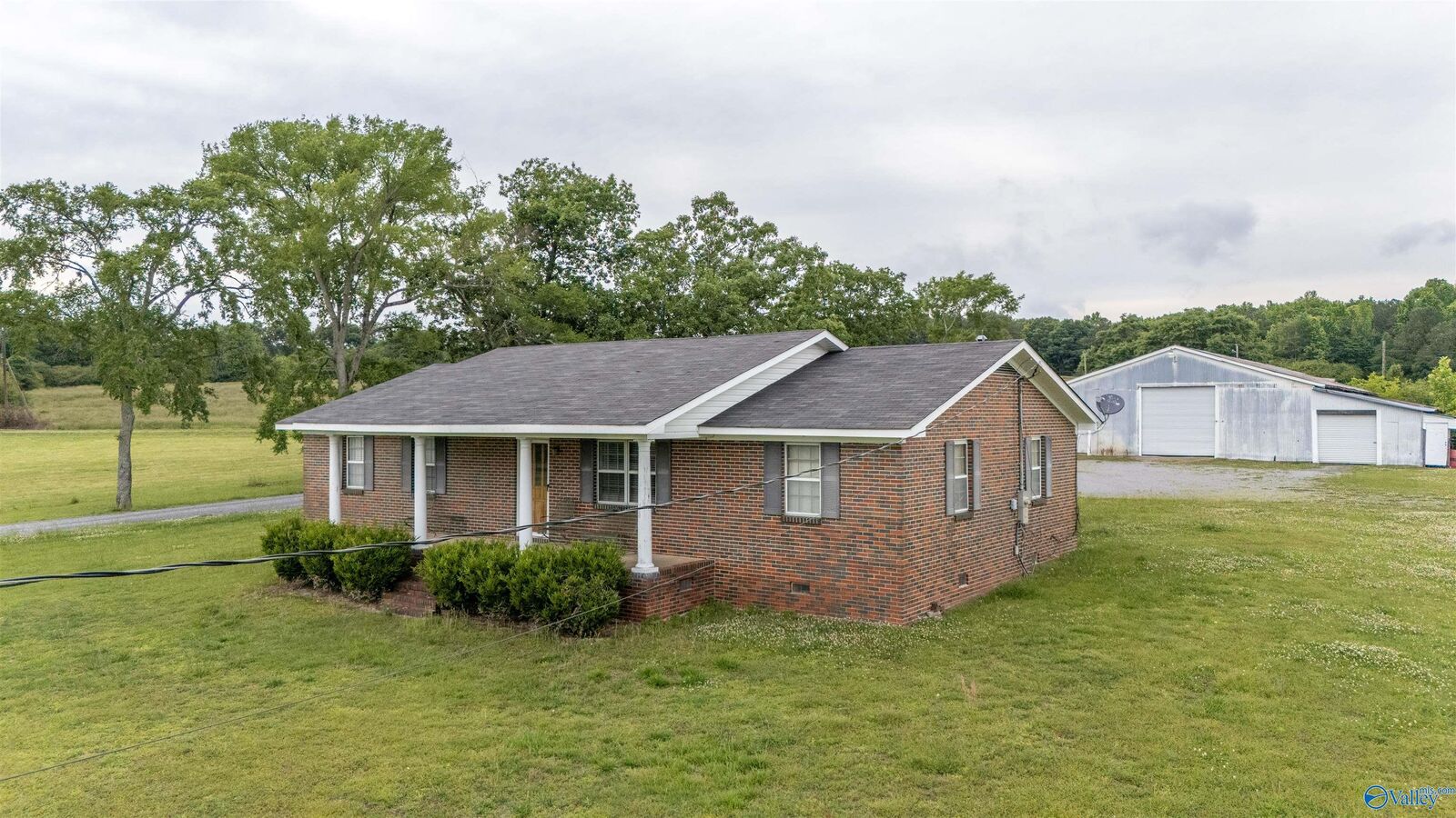 Property Photo:  1495 County Road 38  AL 35980 
