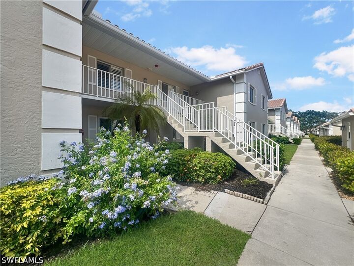 Property Photo:  5908 Cranbrook Way I202  FL 34112 