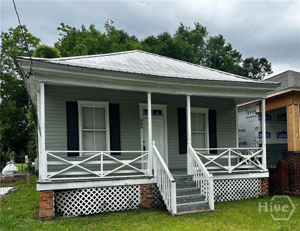 Property Photo:  604 E 33rd Street  GA 31401 