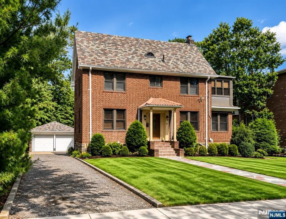 Property Photo:  83 Bluff Road  NJ 07024 