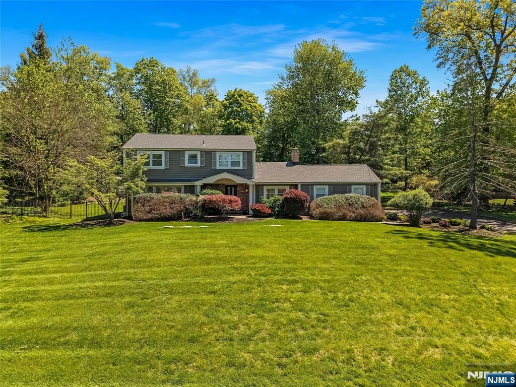 Property Photo:  248 Wayfair Circle  NJ 07417 