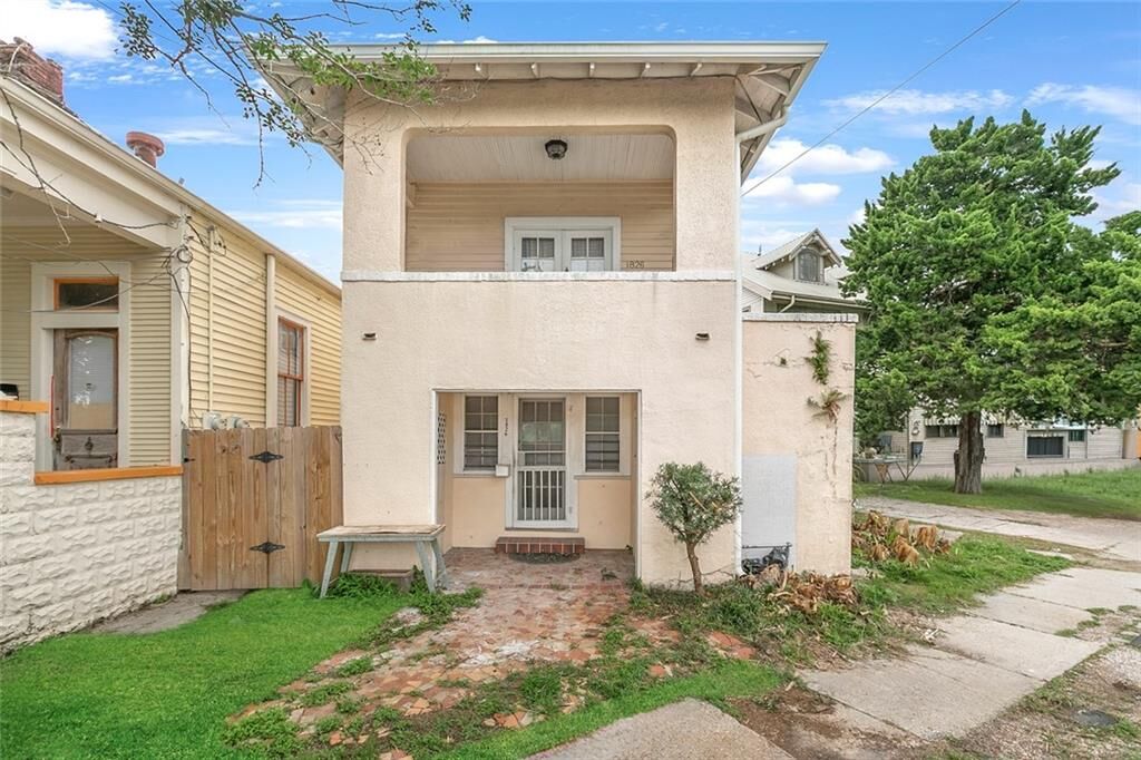 Property Photo:  1826 Moss Street B  LA 70119 