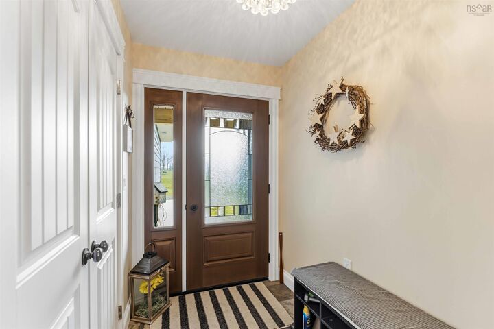 1572 Lansdowne Road — photo 1