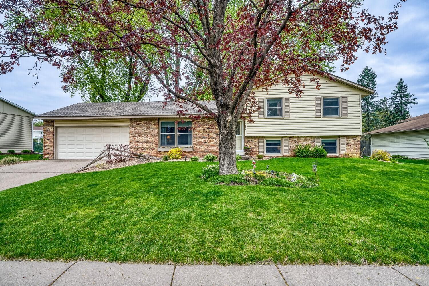 Property Photo:  6285 137th Street W  MN 55124 