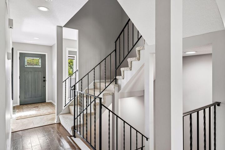 Property Photo:  1092 Ivy Hill Drive  MN 55118 