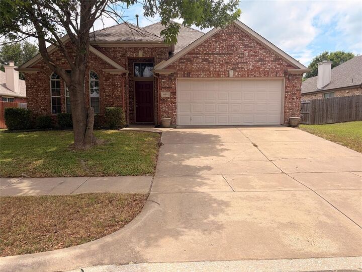 Property Photo:  618 Rosarita Road  TX 76002 