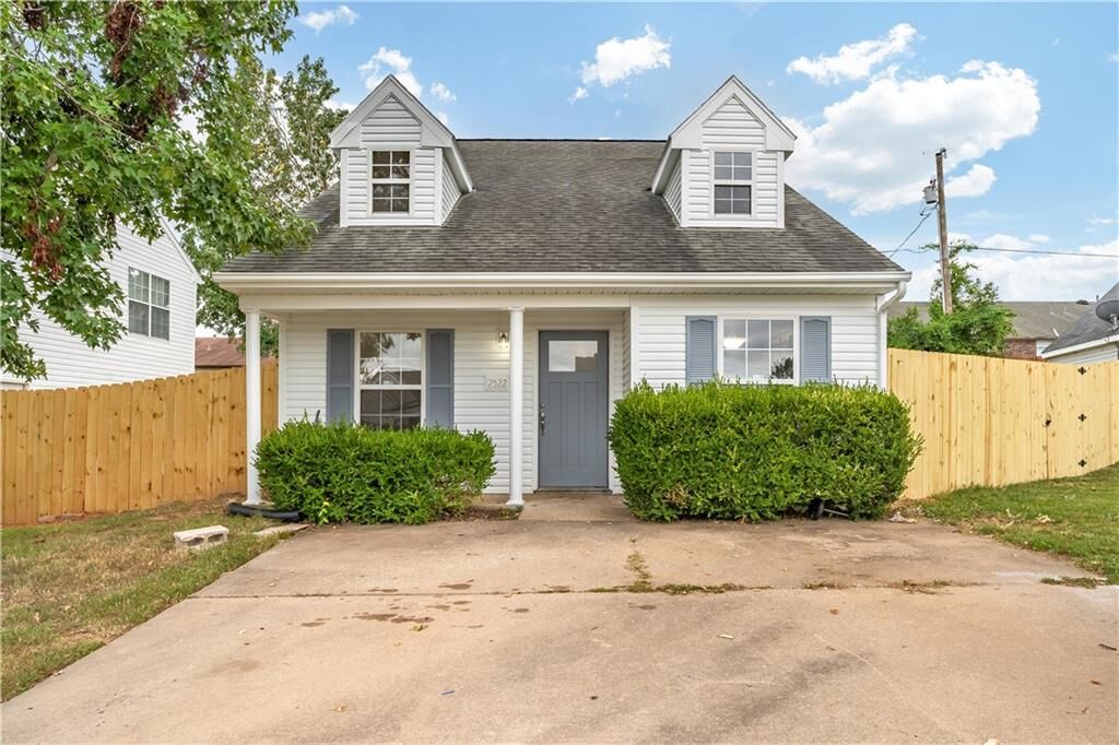 Property Photo:  2522 W Ash Place  AR 72758 
