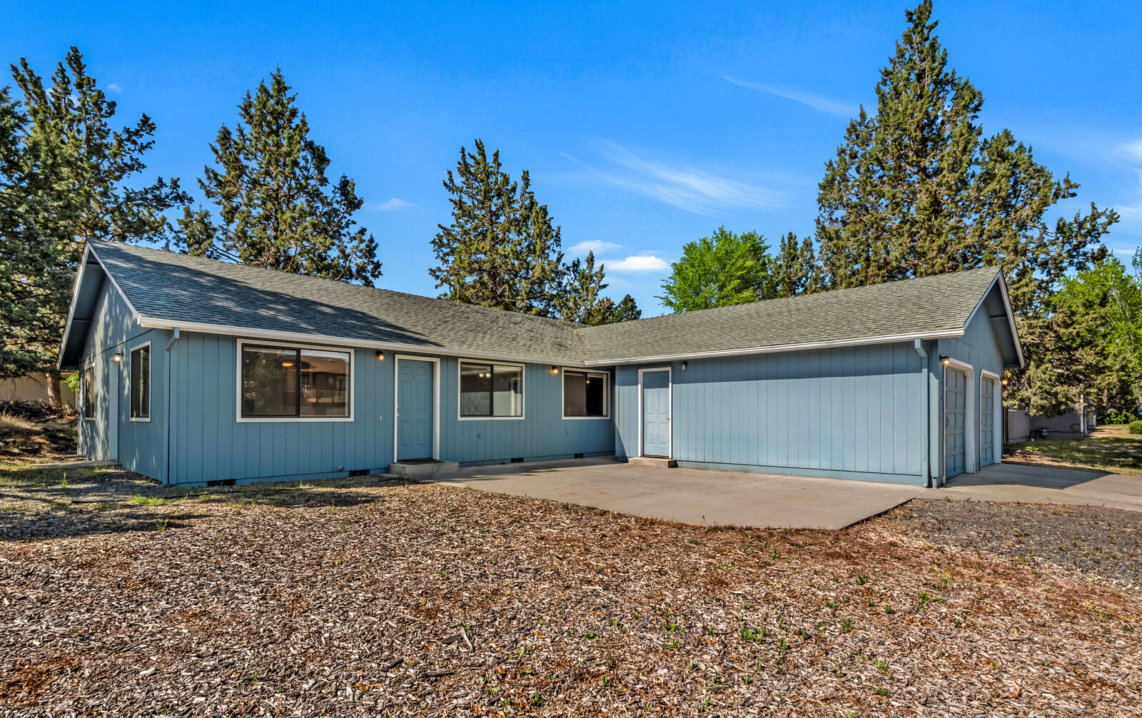 Property Photo: 1916 NE Wichita Way OR 97701