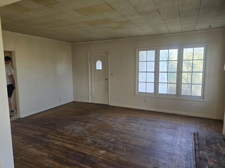 Property Photo:  604 N 7th Street  OR 97601 