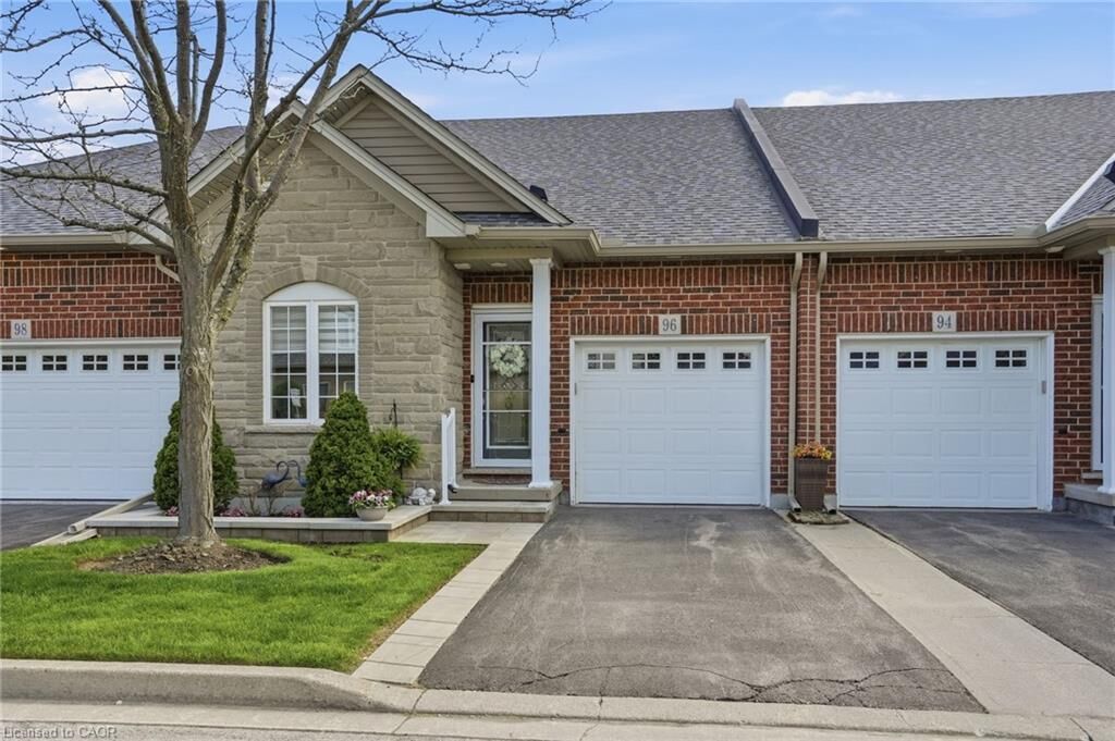 Property Photo:  96 Abbotsford Trail  ON L9B 0A4 