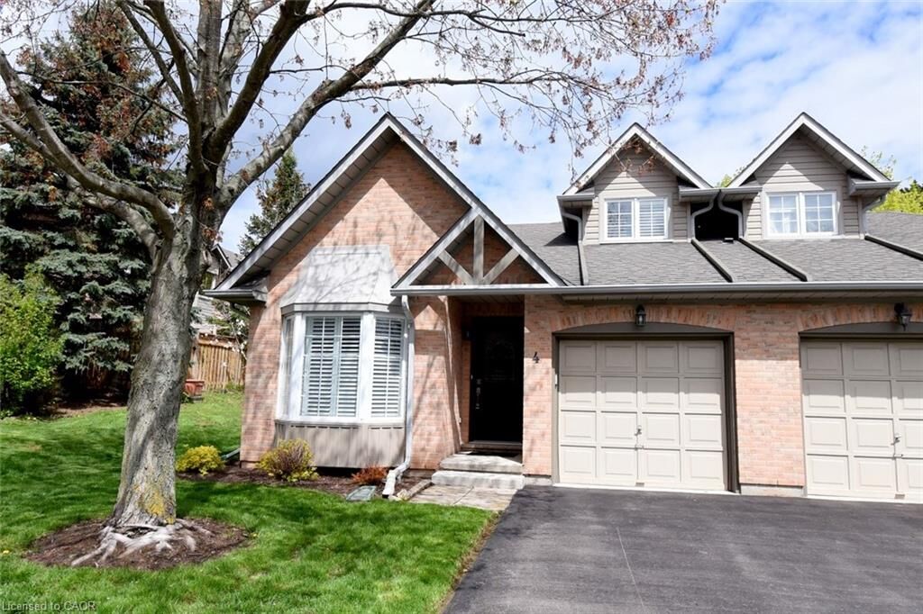 Property Photo:  320 Hamilton Drive 4  ON L9G 4W6 
