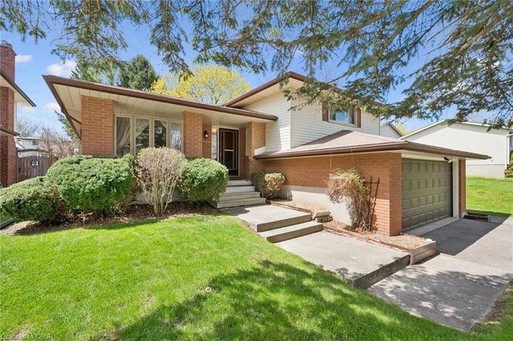 Property Photo:  3 Cabot Court NE  ON N1G 3E4 