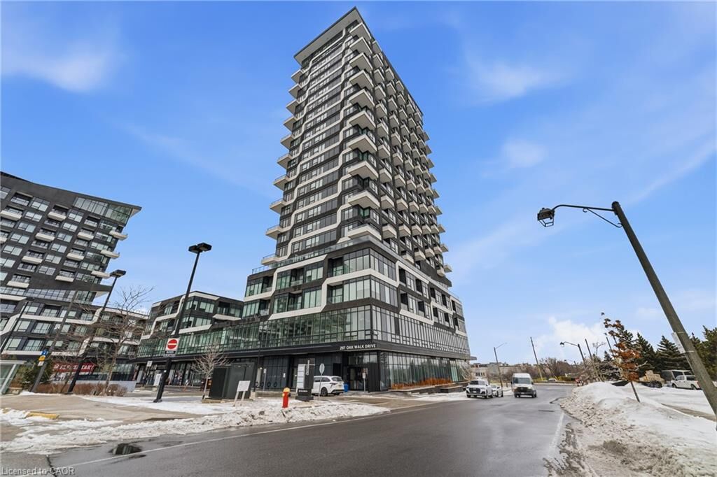 Property Photo:  297 Oak Walk Drive 320  ON L6H 0H5 