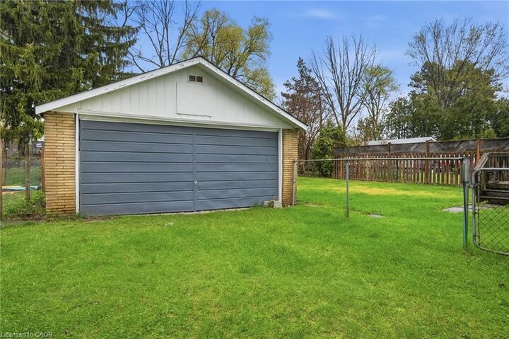Property Photo:  523 Enfield Road  ON L7T 2X5 