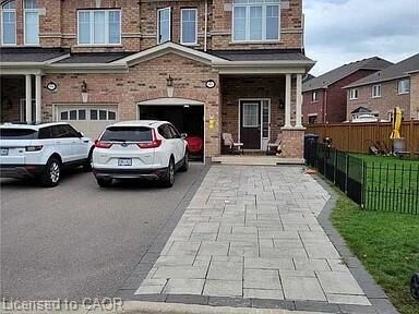 Property Photo:  90 Tundra Street Main &Amp 2nd  ON L7C 4B1 