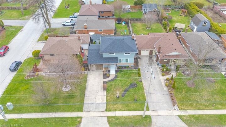 Property Photo:  22 Paris Road  ON N3R 1H7 