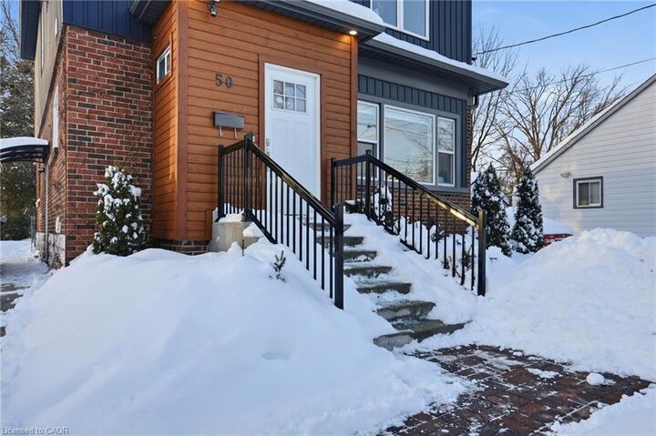 Property Photo:  50 Broadway Avenue  ON L8S 2V7 