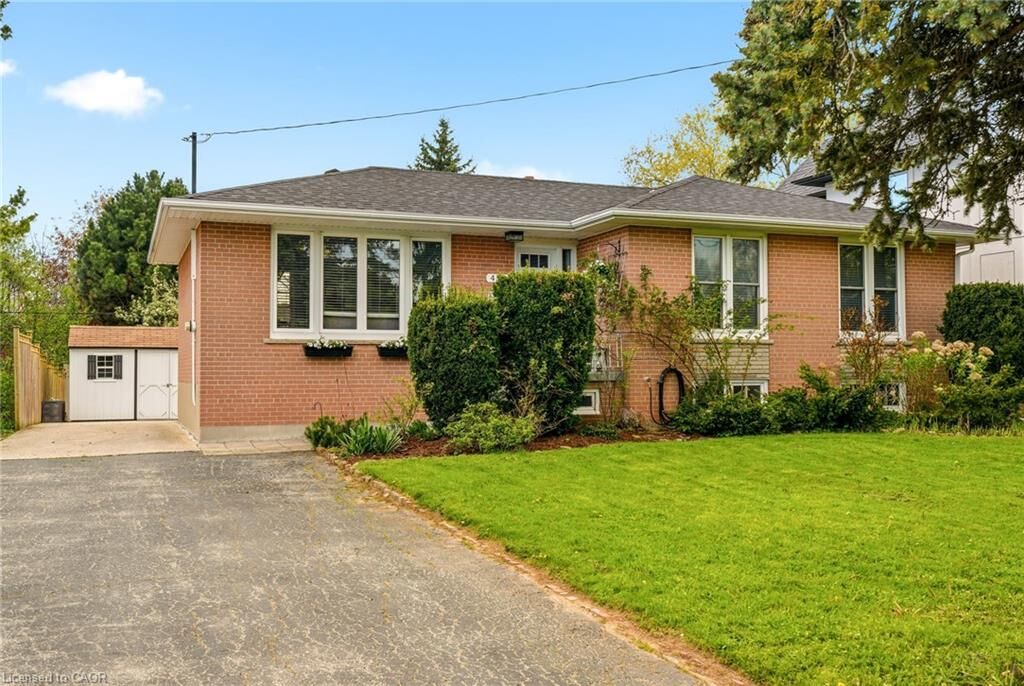 Property Photo:  452 Third Line  ON L6L 4A5 