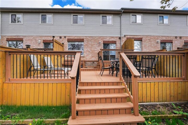 Property Photo:  8 Lakelawn Road 11  ON L3M 0G1 