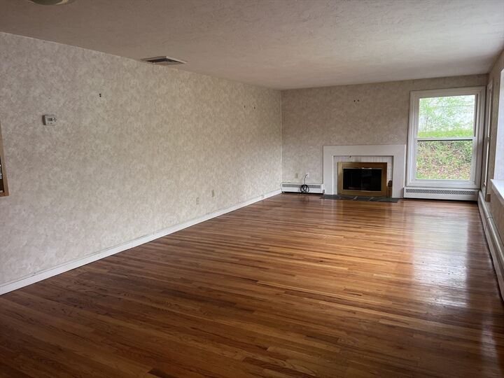 Property Photo:  79 Newton Ave N  MA 01602 