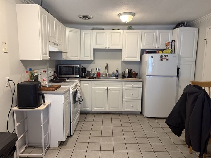 Property Photo:  197 Kent St 17  MA 02446 
