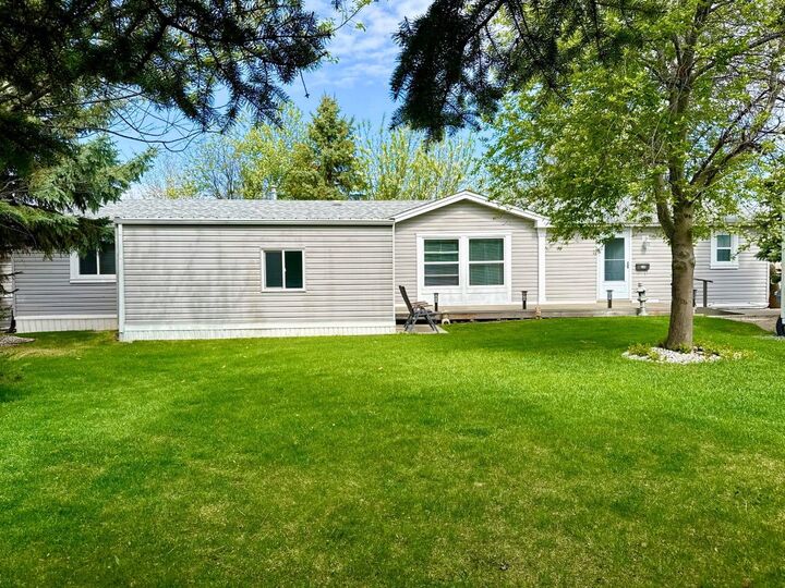 Property Photo:  3322 29 Street S  AB T1K 7K2 