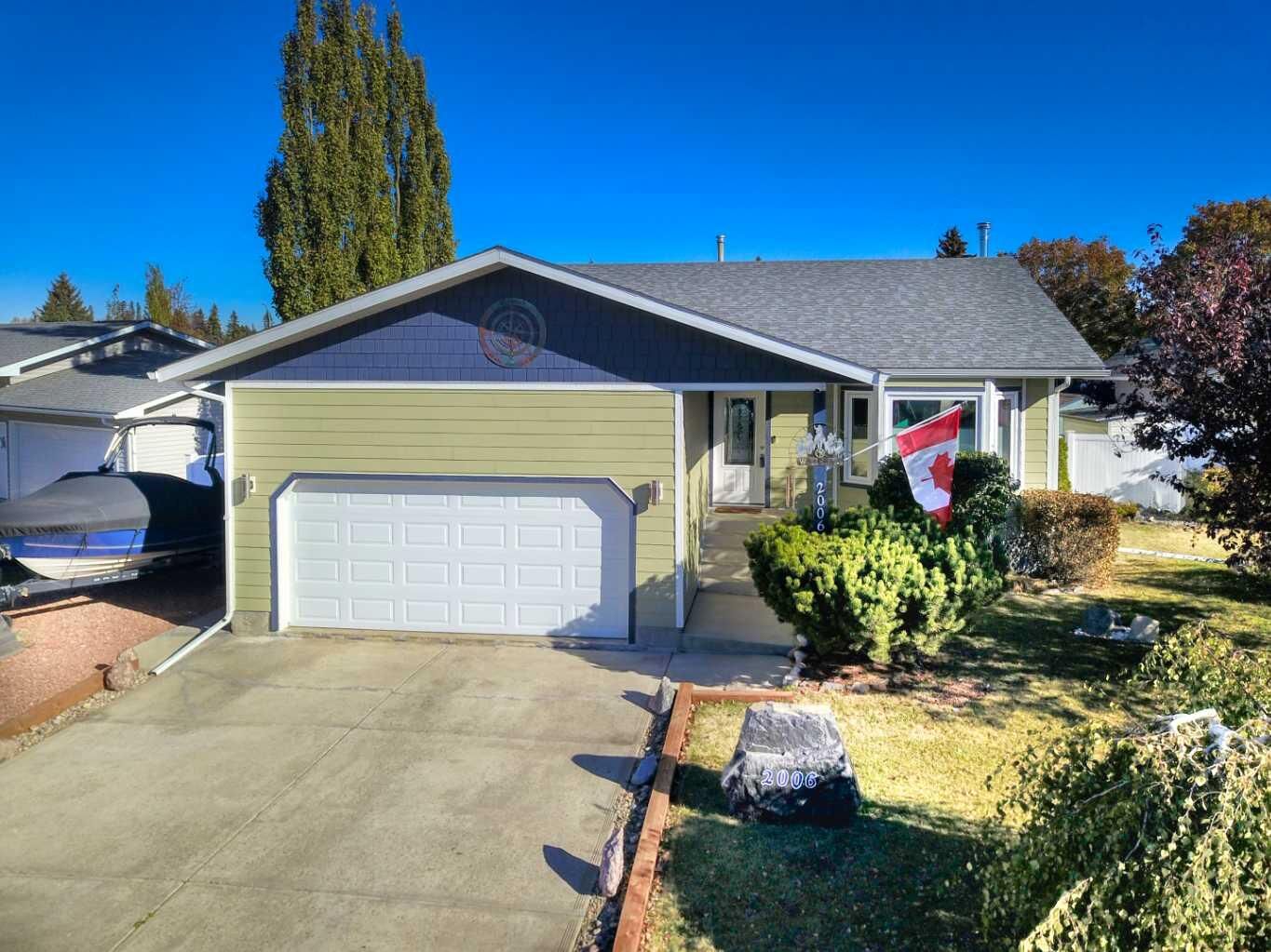Property Photo:  2006 25 Avenue  AB T0M 0K0 
