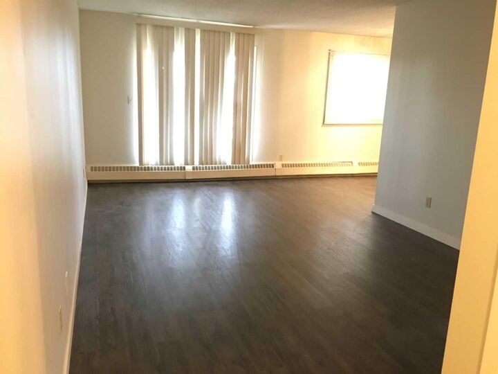 Property Photo:  27 Bennett Street 302  AB T4R 1V3 