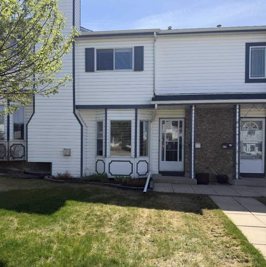 Property Photo:  25 Ellenwood Drive  AB T4R 2E1 