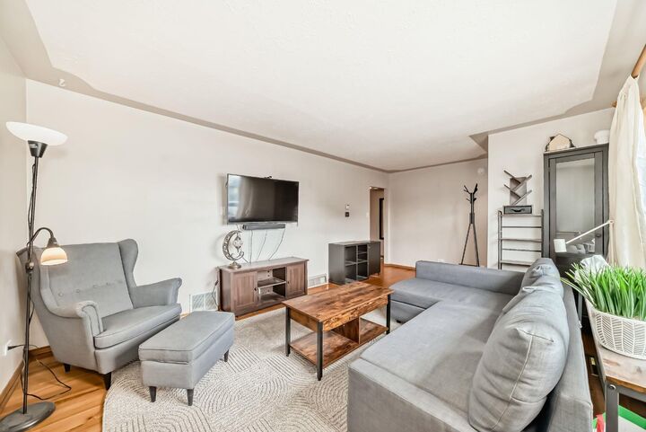 Property Photo:  3919 Centre B Street NW  AB T2K 0W3 