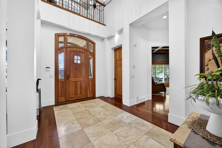 Property Photo:  914 36 Avenue SW  AB T2T 2E7 