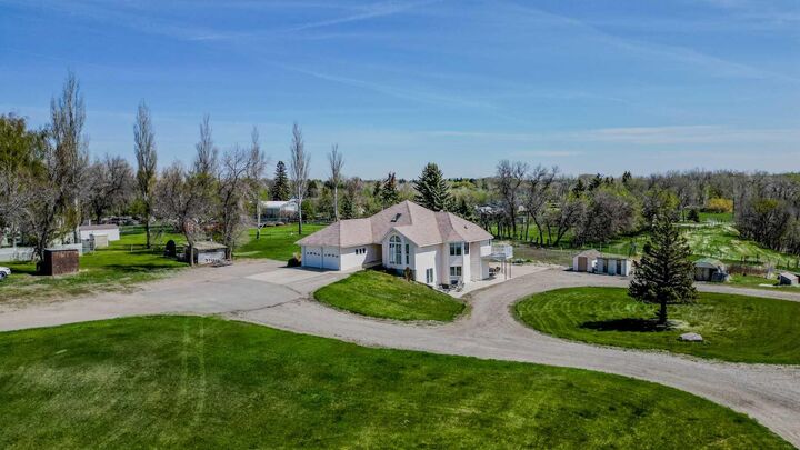 Property Photo:  369 S 2 Street W  AB T0K 1J0 