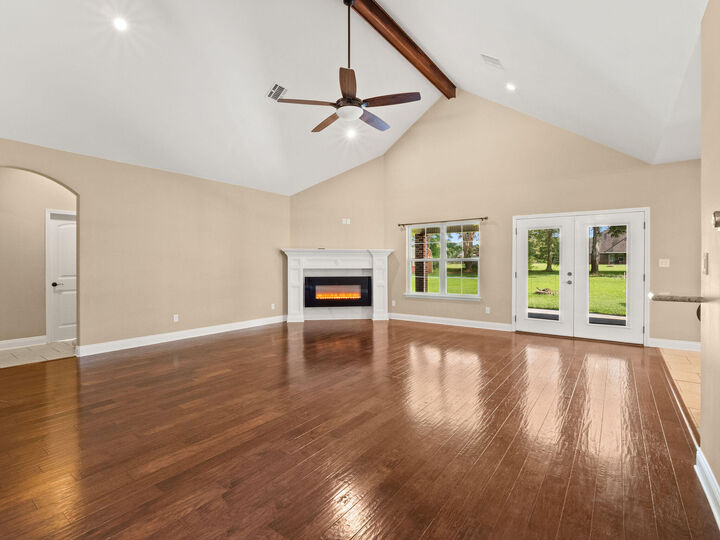 Property Photo: 130 Carter Dr LA 71446