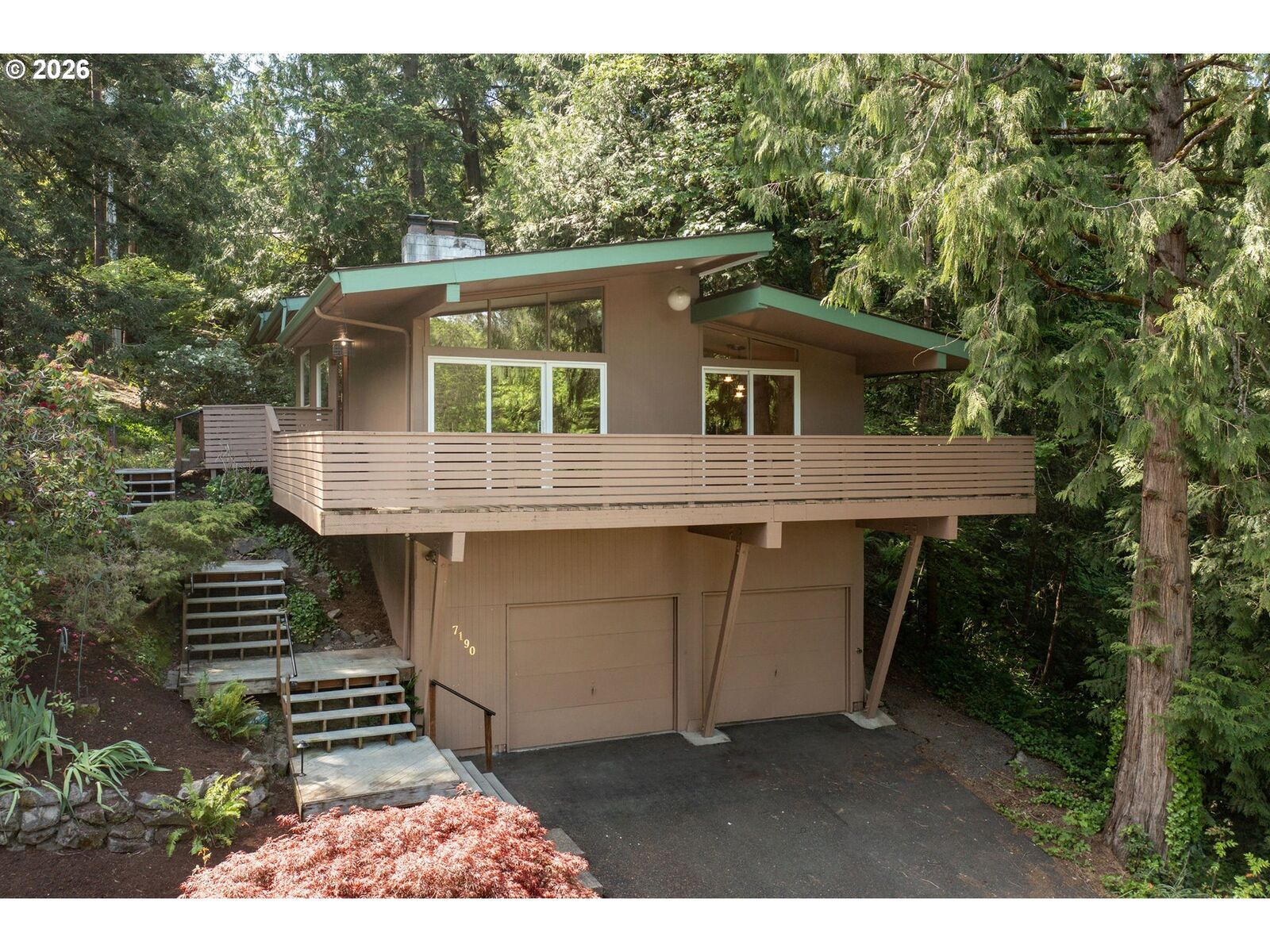 Property Photo:  7190 SW Raleighwood Ln  OR 97225 