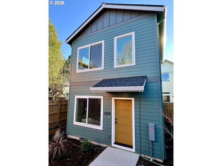 Property Photo:  6914 N Swift St  OR 97203 