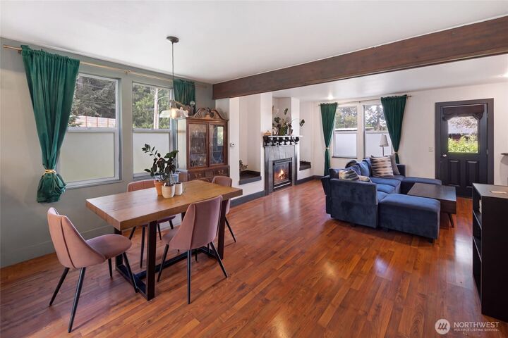 Property Photo: 1014 Park Street 1A WA 98250