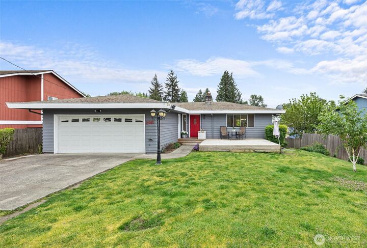 Property Photo:  2001 NE 12th Street  WA 98056 