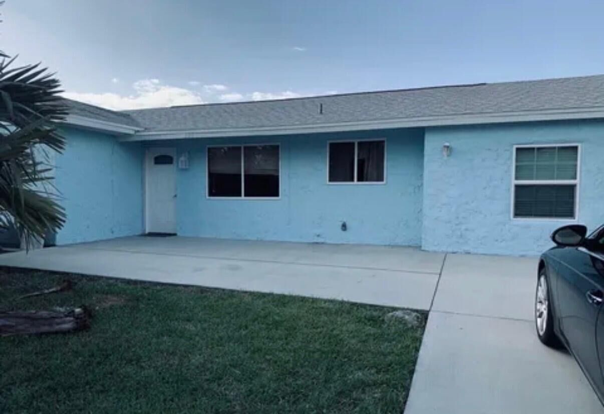 Property Photo:  190 NW Abalone Rd Road NW  FL 32907 