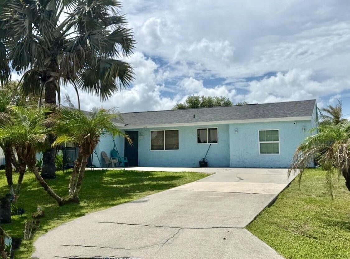 Property Photo: 190 Abalone Road NW FL 32907