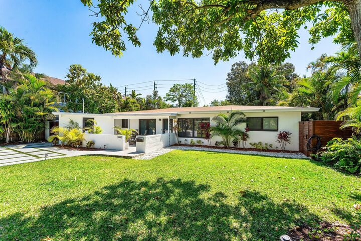 Property Photo: 3000 NE 21st Terrace FL 33306