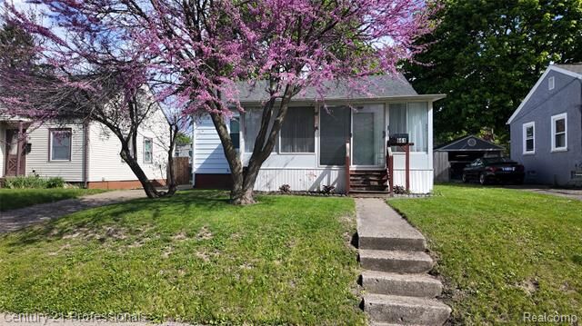 Property Photo:  661 4th Avenue  MI 48340 