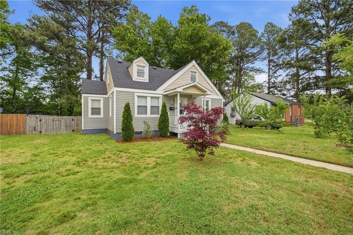 Property Photo:  735 Sedgefield Dr  VA 23605 