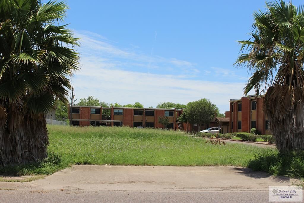 Property Photo:  325 Lozano St  TX 78550 