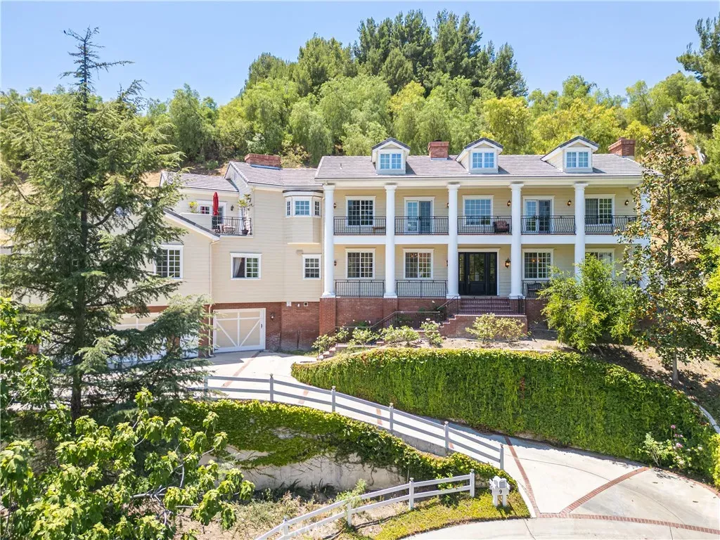 Property Photo:  9 Zanja Lane  CA 91307 