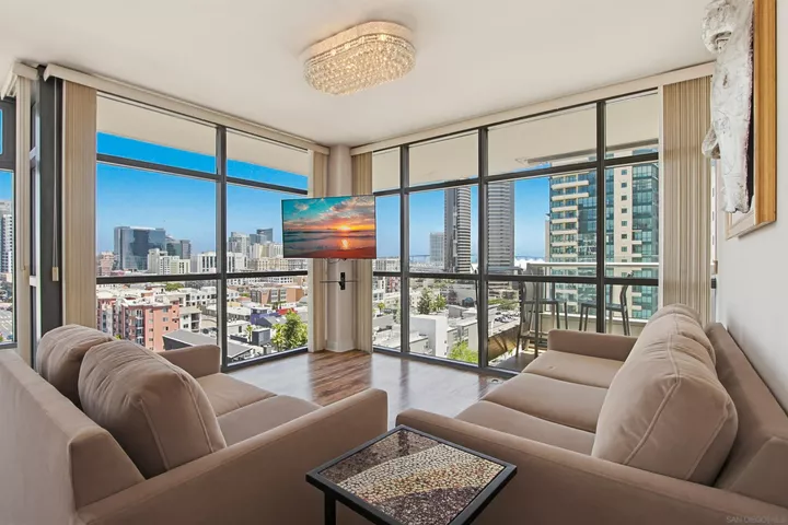 Property Photo:  645 Front St 1208  CA 92101 
