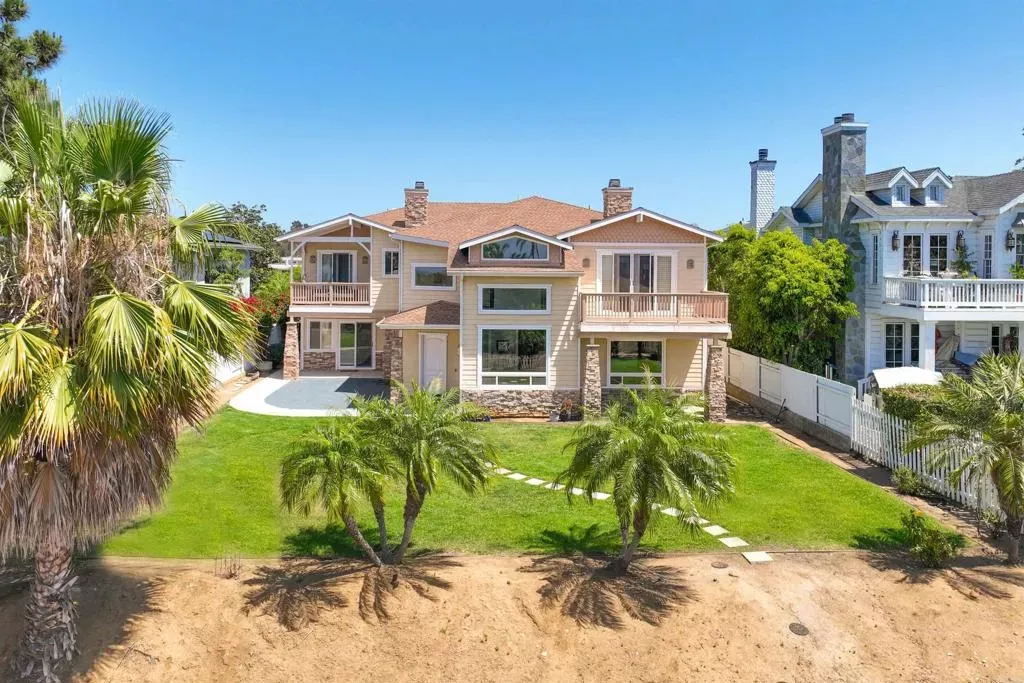 Property Photo: 1546 Oak Ave CA 92008