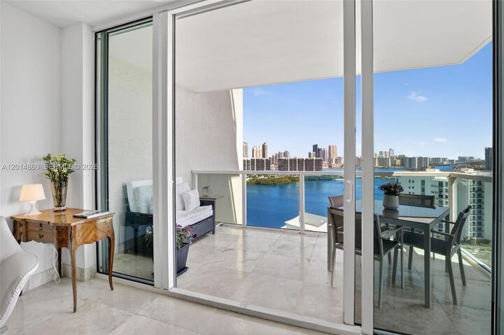 Property Photo: 3330 NE 190th St 1817 FL 33180